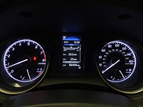 Used 2021 Toyota Camry SE image 23