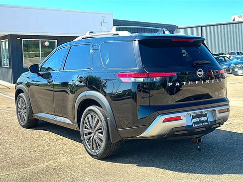 Used 2024 Nissan Pathfinder SL w/ SL Premium Package FWD image 6