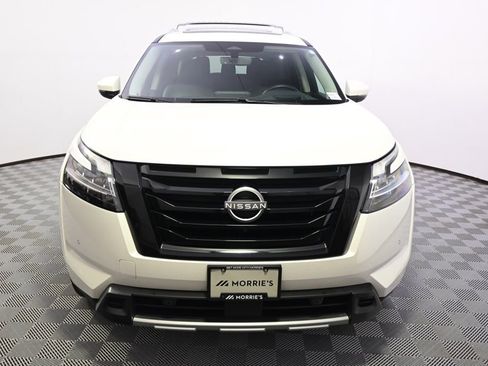 Used 2023 Nissan Pathfinder Platinum image 10
