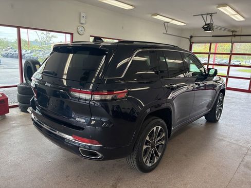 Certified 2022 Jeep Grand Cherokee Overland w/ Luxury Tech Group IV AWD/4WD image 24