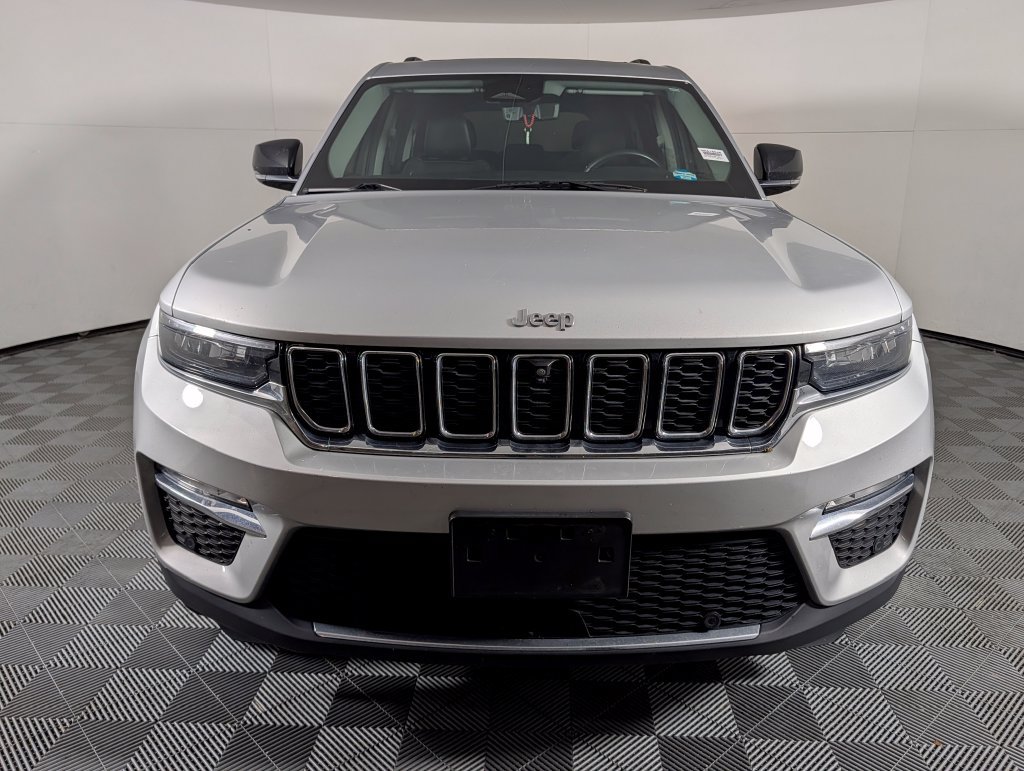 Used 2022 Jeep Grand Cherokee Limited w/ Luxury Tech Group II RWD image 11