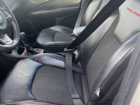Used 2019 Jeep Compass Trailhawk w/ Cold Weather Group image 4