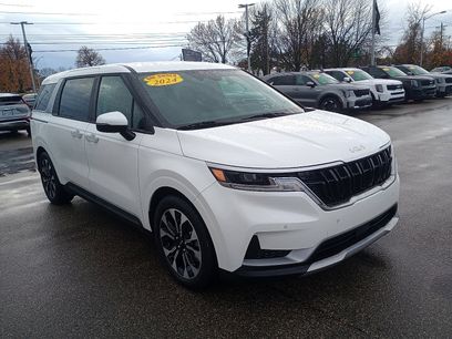 Used 2024 Kia Carnival EX