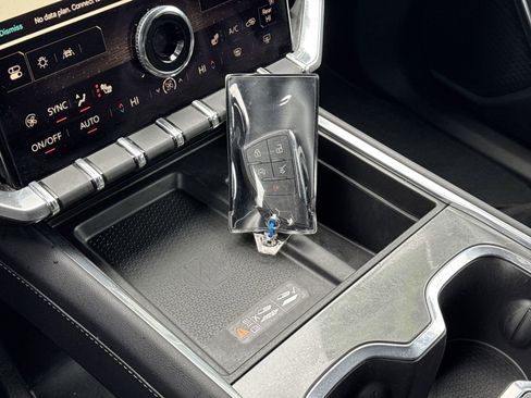 Used 2025 GMC Acadia Elevation image 36