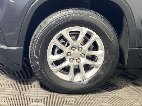 Used 2020 Chevrolet Traverse LT image 12