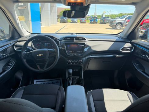 Used 2022 Chevrolet TrailBlazer LT w/ Convenience Package FWD image 15