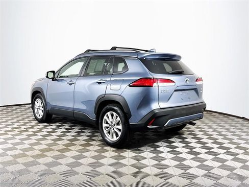 Used 2024 Toyota Corolla Cross LE image 6