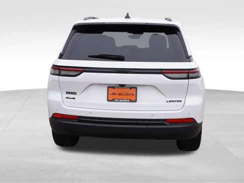 Certified 2024 Jeep Grand Cherokee Limited w/ Black Appearance Package image 6