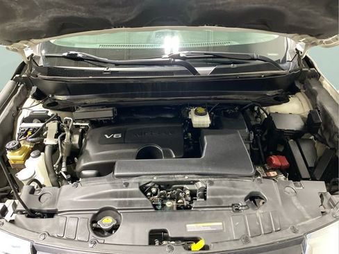 Used 2018 Nissan Pathfinder S AWD/4WD image 32