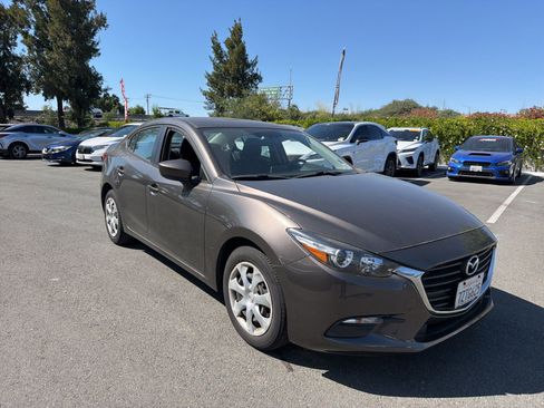 Used 2017 MAZDA MAZDA3 Sport FWD image 1