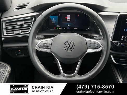 Used 2025 Volkswagen Atlas Cross Sport SE AWD/4WD image 14