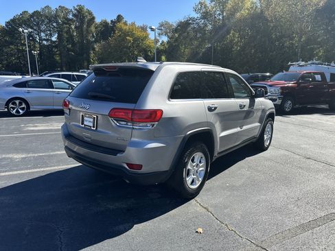 Used 2016 Jeep Grand Cherokee Laredo image 9