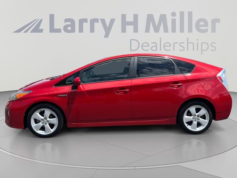 Used 2013 Toyota Prius Five FWD image 2