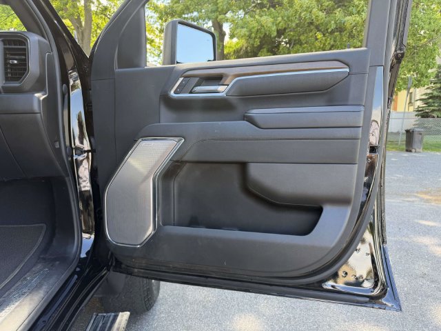 Used 2024 Chevrolet Silverado 2500 High Country AWD/4WD image 12