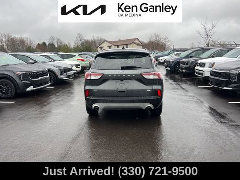 Used 2020 Ford Escape SE image 6