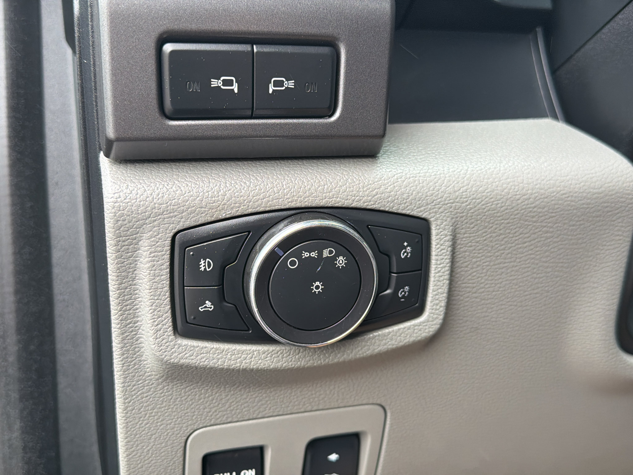 Used 2016 Ford F150 XLT w/ Equipment Group 301A Mid AWD/4WD image 14