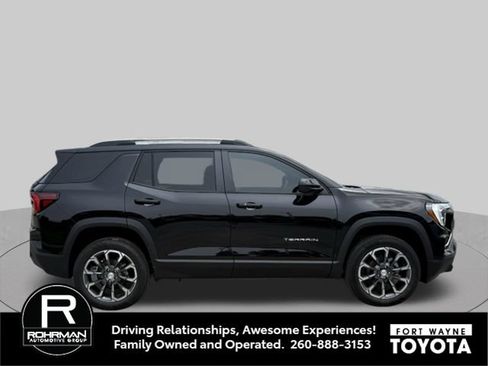 Used 2026 GMC Terrain Elevation AWD/4WD image 3
