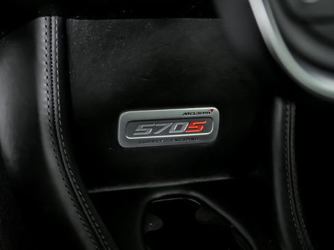 Used 2018 McLaren 570S Spider image 43