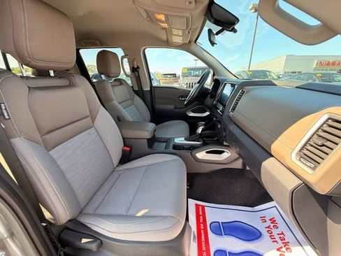 Certified 2023 Nissan Frontier SV w/ SV Convenience Package AWD/4WD image 19