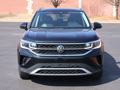 Used 2023 Volkswagen Taos SEL image 29