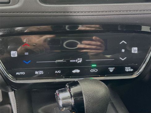Used 2019 Honda HR-V EX image 9
