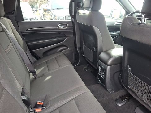 Used 2021 Jeep Grand Cherokee Laredo image 15