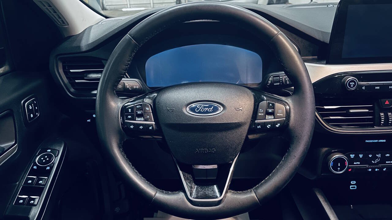 Used 2022 Ford Escape SEL w/ Technology Package FWD image 27