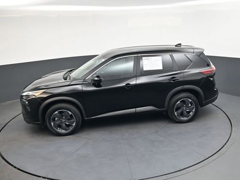 Used 2025 Nissan Rogue SV image 34