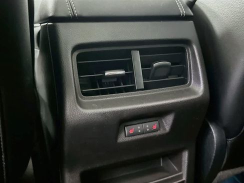 Used 2017 Ford Edge Titanium w/ Equipment Group 302A AWD/4WD image 13