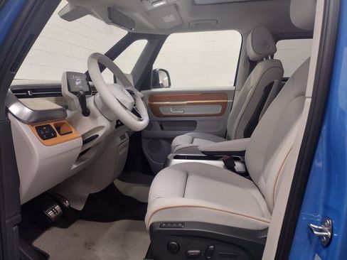 New 2025 Volkswagen ID. Buzz 1st Edition image 27
