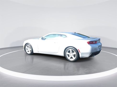 Used 2018 Chevrolet Camaro LT image 6