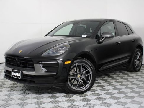 Certified 2025 Porsche Macan Turbo image 1