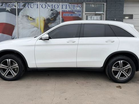 Used 2019 Mercedes-Benz GLC 300 4MATIC w/ Premium Package image 6