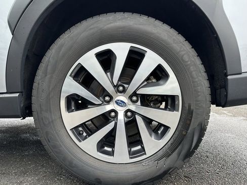 Used 2024 Subaru Outback Premium image 10