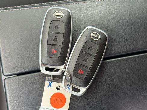 Used 2025 Nissan Rogue S FWD image 26
