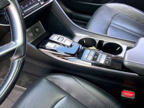 Used 2022 Hyundai Sonata Limited w/ Preferred Accessory Package FWD image 17