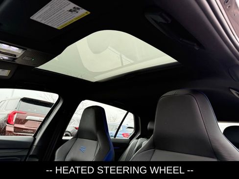 Used 2022 Volkswagen Golf R image 7