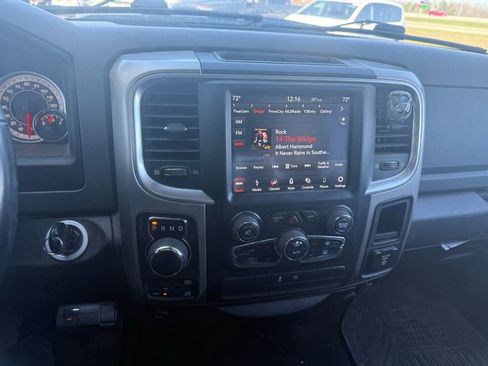 Used 2019 RAM 1500 Classic SLT w/ Luxury Group image 14