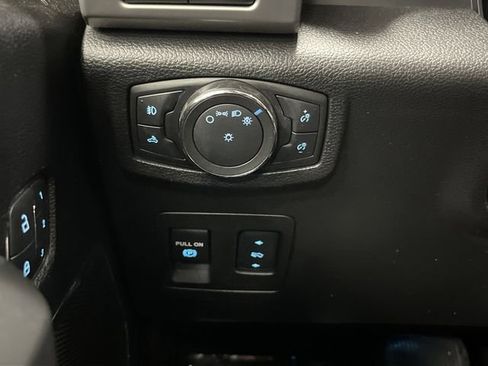 Used 2018 Ford F150 Platinum w/ Equipment Group 701A Luxury image 28