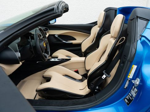 Used 2023 Ferrari 296 GTS RWD image 6