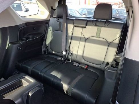 Used 2023 Honda Pilot Touring image 10