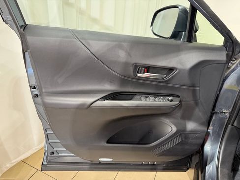 Certified 2023 Toyota Venza LE AWD/4WD image 15