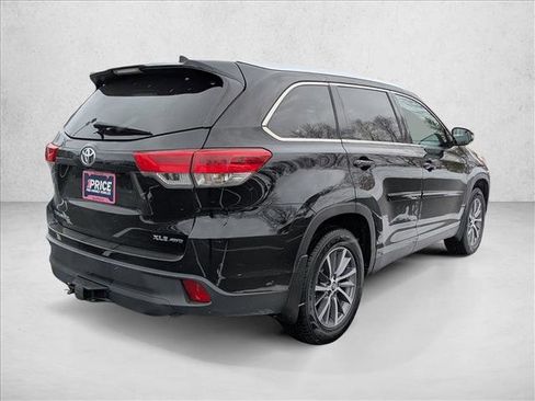Used 2019 Toyota Highlander XLE image 5