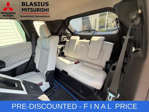 Used 2023 Mitsubishi Outlander SEL AWD/4WD image 38