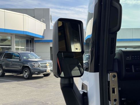 Used 2024 Chevrolet Brightdrop 600 w/ Battery Pack, Max Range AWD/4WD image 15