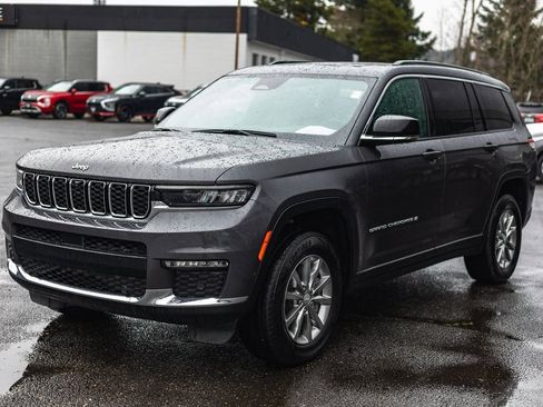 Used 2024 Jeep Grand Cherokee L Limited w/ Luxury Tech Group II image 4