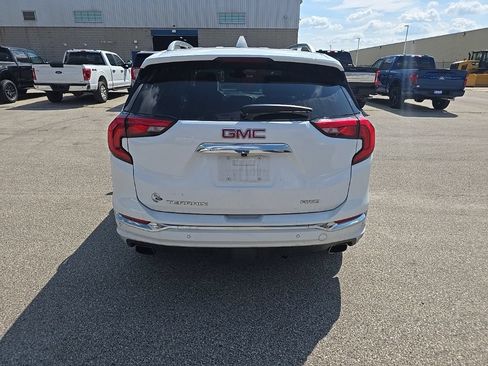 Used 2019 GMC Terrain Denali w/ GMC Pro Grade Package AWD/4WD image 5