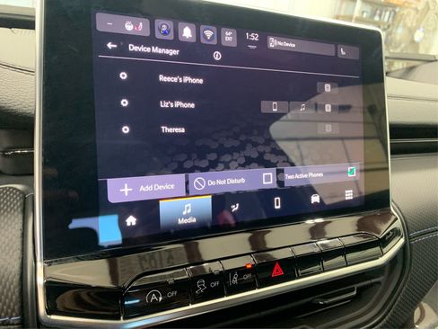 Used 2025 Jeep Compass Latitude w/ Altitude Special Edition image 34