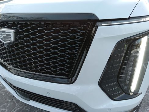 Used 2026 Cadillac Escalade Platinum Sport w/ LPO, ONYX Package image 7