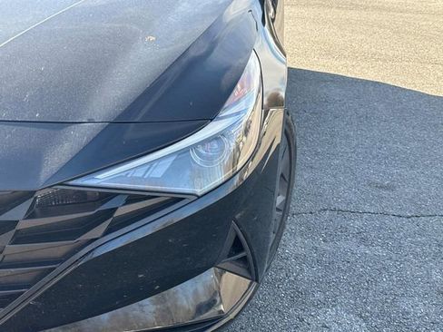 Used 2023 Hyundai Elantra SEL image 5